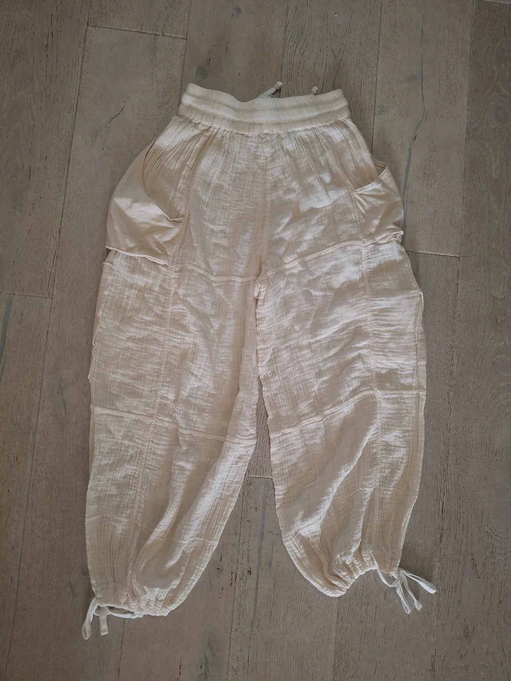 Parachute Pants Urban Outfitters cream textured Gauze drawstring pants - Picture 2 of 3